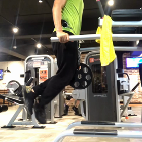 上腕三頭筋と胸の運動の画像