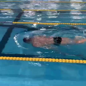 レッグアップキックの画像