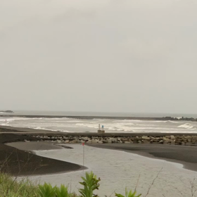 8月16日千葉北、東浪見の朝の波の画像