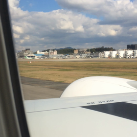 飛行機の離陸の画像