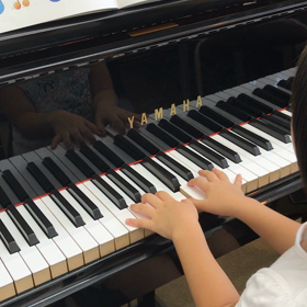 歌いながら弾くの画像