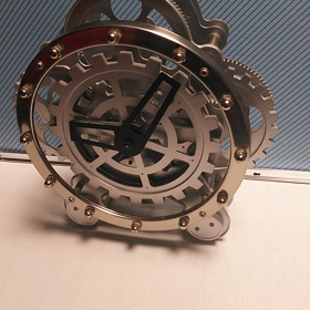 不思議な時計の画像