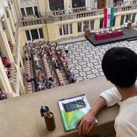 ハンガリーの大学のセレモニーの画像