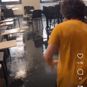 大学でトラブル発生！教室が浸水して大騒ぎ！の画像