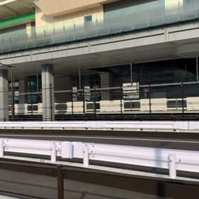 駅の外からの画像