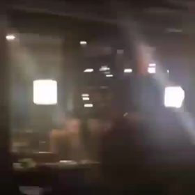 みんなで食事？の画像