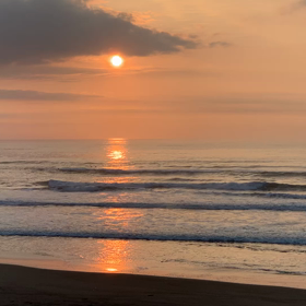 5月24日千葉北、東浪見の朝の波の画像