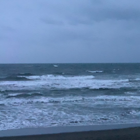 2月10日千葉北、東浪見の朝の波の画像