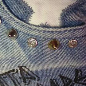 デニムリメイクバッグ・風・スタッズクラッチバッグ・ライトブルーの画像