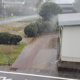 時よりすごい雨の画像