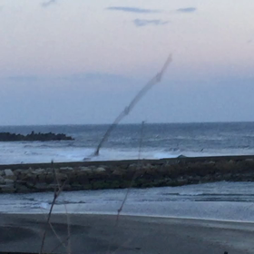 11月11日千葉北、東浪見の朝の波の画像