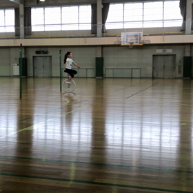 足つきターン 動画  一輪車の上級技の画像