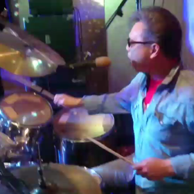 長い髪の少女の画像