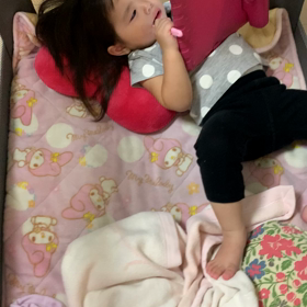 2歳、YouTube見ながら歯磨きの画像