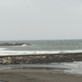 5月8日千葉北、東浪見の朝の波の画像