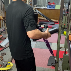 真面目に練習を続ける垣本君の画像