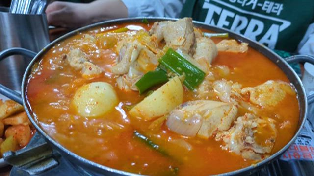 鶏料理の中でも一番好き！ピリ辛タットリタン♪の記事動画