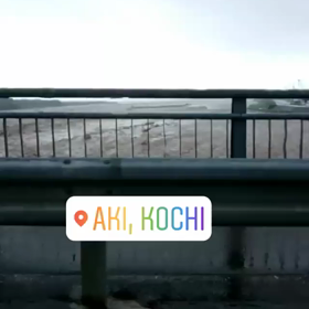 降り続く雨の画像
