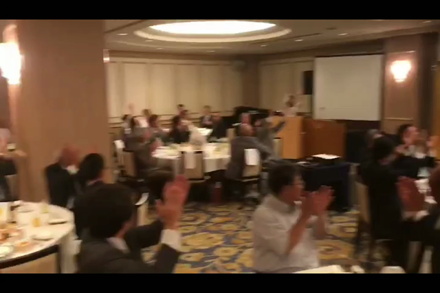 営業は、生のステージ最高ですの記事動画