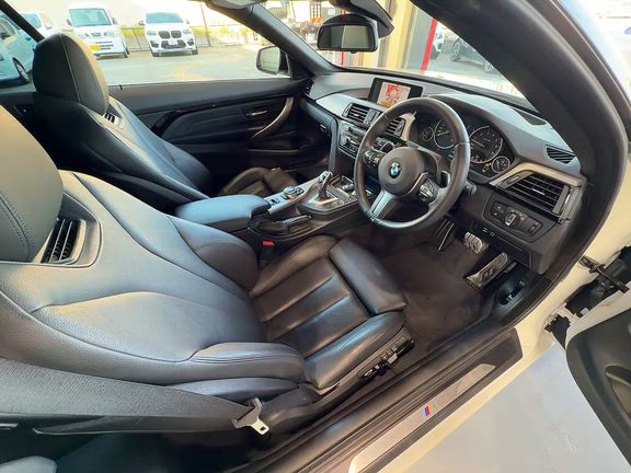 在庫車情報更新です！BMW435i Mスポーツ カブリオレのご紹介です！の記事動画