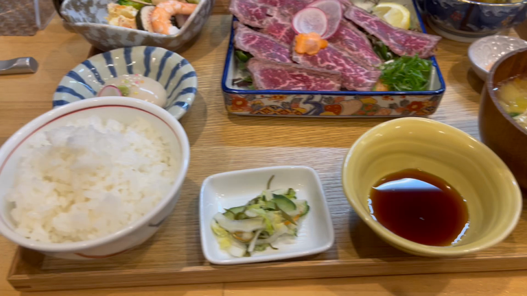 主人とランチ♪『金継ぎ』の記事動画