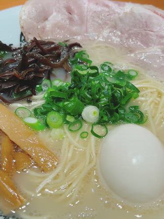 福岡空港にて　スペシャル博多ラーメン食べて帰りましたの記事動画