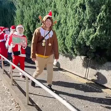 三茶でサンタパレード！の記事動画