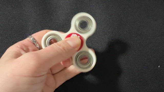 仕事中つい手がそわそわしちゃう対策。これに落ち着いた！の記事動画