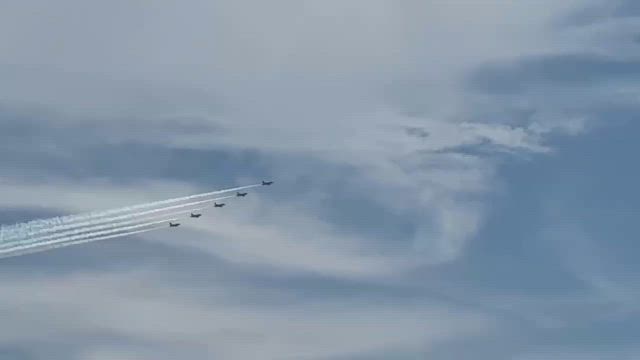 ブルーインパルスの記事動画