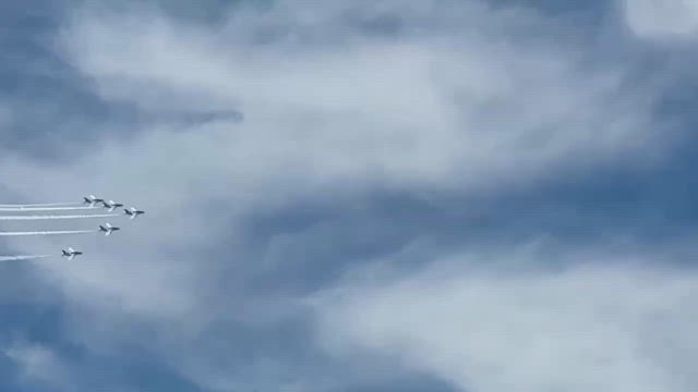 ブルーインパルスの記事動画