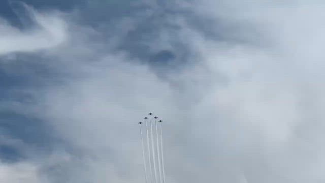 ブルーインパルスの記事動画