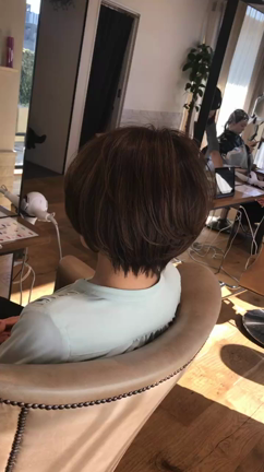 『毛量が多くて広がりやすい…』お悩み解消カット！の記事動画
