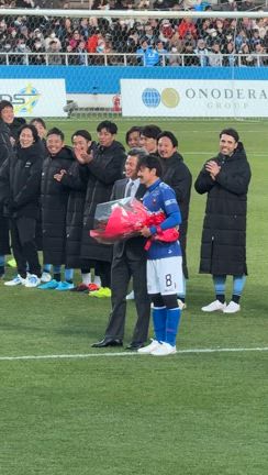 松井大輔さんの引退試合の記事動画