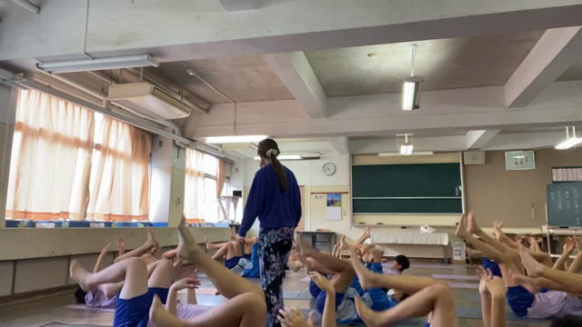 母校の中学校てヨガ、瞑想指導への記事動画