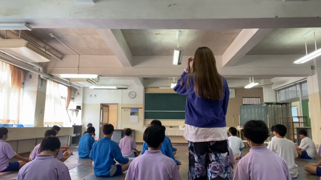 母校の中学校てヨガ、瞑想指導への記事動画