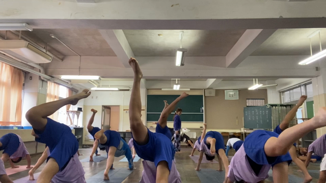 母校の中学校てヨガ、瞑想指導への記事動画