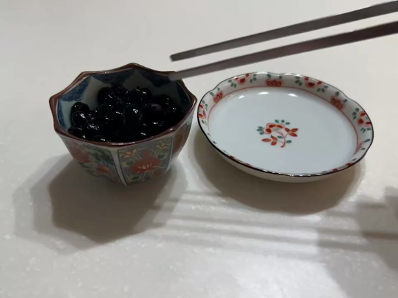 【大人気‼️お箸のようなトング？！】EAトCOサイバシトングの記事動画