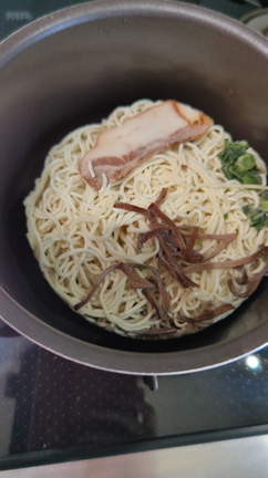 キンレイ お水がいらない博多豚骨ラーメンの記事動画