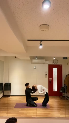 冬の全身白に抵抗がある時は散らすべしの記事動画