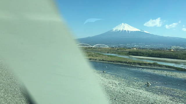 絶景の富士山、および富士山がもし噴火したらの記事動画