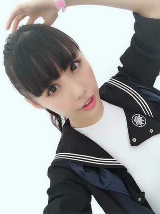 白ハイネック競泳水着動画でこんばんはの記事動画