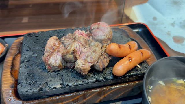 肉と米の記事動画