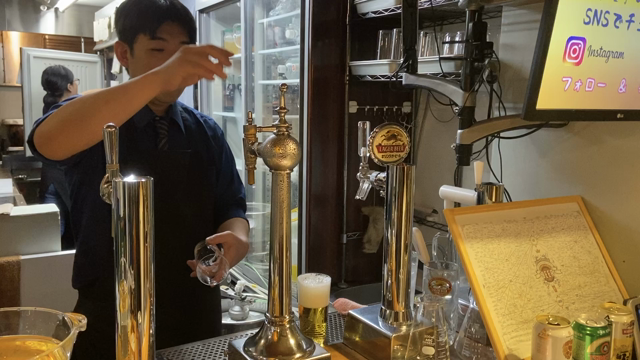 ビールは注ぎ方でこんなに変わる！（中野 麦酒大学）の記事動画