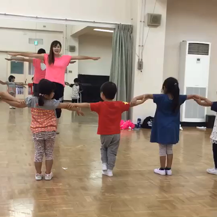 ラインダンスに初挑戦♡の記事動画