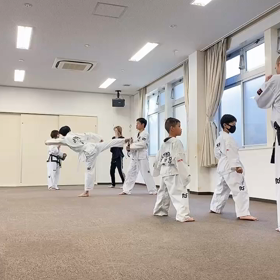 お盆休みの前の大詰めの画像