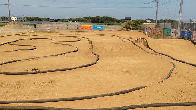 京商 ギャロップ サーキットデビューの記事動画