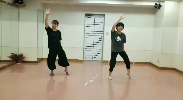 バブリーダンス踊ってみた！本番まで1ヵ月の記事動画