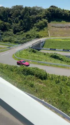 ポルシェ　エクスペリエンスセンターの記事動画