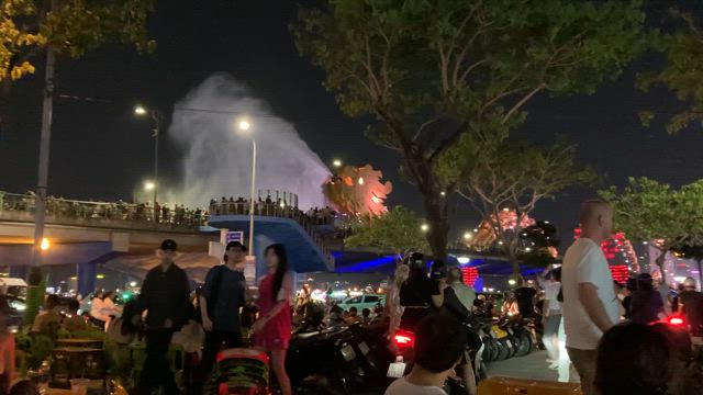 陸　Holidays in Vietnamの記事動画