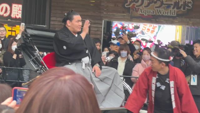 2025/02/16柏駅で横綱 豊昇龍がパレードしましたの記事動画